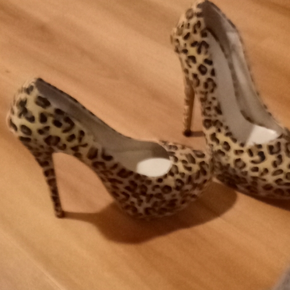 High heels - Picture 2 of 4